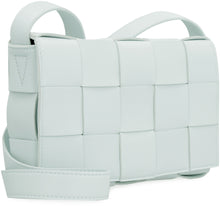 Carica l'immagine nel visualizzatore di Gallery, Cassette leather crossbody bag