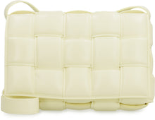 Carica l'immagine nel visualizzatore di Gallery, Padded Cassette leather crossbody bag