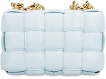 Carica l'immagine nel visualizzatore di Gallery, Chain Cassette leather crossbody bag