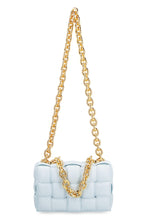 Carica l'immagine nel visualizzatore di Gallery, Chain Cassette leather crossbody bag