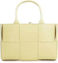 Carica l'immagine nel visualizzatore di Gallery, Arco leather tote