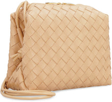 Carica l'immagine nel visualizzatore di Gallery, Loop leather crossbody bag