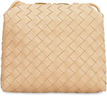 Carica l'immagine nel visualizzatore di Gallery, Loop leather crossbody bag