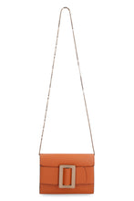Carica l'immagine nel visualizzatore di Gallery, Buckle Travel Case leather clutch