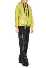 Carica l'immagine nel visualizzatore di Gallery, Technical fabric hooded jacket