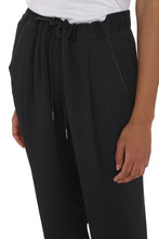 Carica l'immagine nel visualizzatore di Gallery, Crêpe trousers