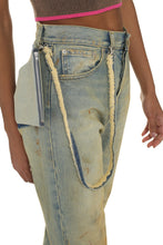 Carica l'immagine nel visualizzatore di Gallery, Straight leg jeans