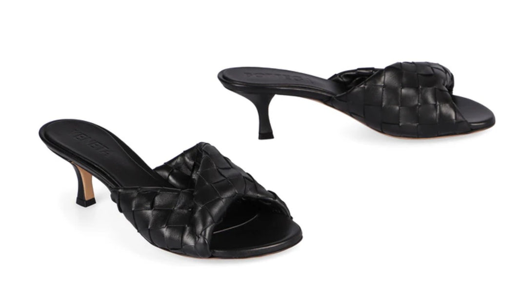 Mules nere eleganti per ogni occasione