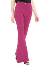 Carica l&#39;immagine nel visualizzatore di Gallery, Flared crêpe trousers
