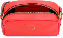 Carica l&#39;immagine nel visualizzatore di Gallery, Candy pebbled leather messenger bag
