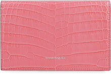 Carica l&#39;immagine nel visualizzatore di Gallery, Skull croco-print leather clutch

