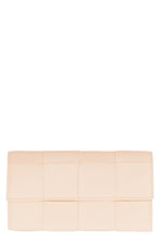 Carica l&#39;immagine nel visualizzatore di Gallery, Leather flap-over wallet
