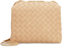 Carica l&#39;immagine nel visualizzatore di Gallery, Loop leather crossbody bag
