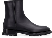 Carica l&#39;immagine nel visualizzatore di Gallery, Slim Tread leather ankle boots
