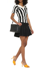 Carica l&#39;immagine nel visualizzatore di Gallery, Striped knit top

