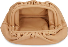 Carica l&#39;immagine nel visualizzatore di Gallery, Teen Pouch leather clutch
