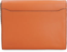 Carica l&#39;immagine nel visualizzatore di Gallery, Buckle Travel Case leather clutch
