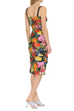 Carica l&#39;immagine nel visualizzatore di Gallery, Dress with floral print
