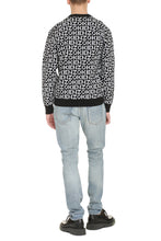 Carica l&#39;immagine nel visualizzatore di Gallery, All over logo crew-neck sweater
