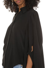 Carica l&#39;immagine nel visualizzatore di Gallery, Silk shirt
