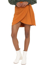 Carica l&#39;immagine nel visualizzatore di Gallery, Crepe mini skirt
