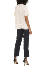 Carica l&#39;immagine nel visualizzatore di Gallery, Cotton T-shirt with crochet vest
