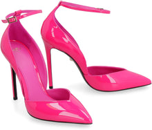 Carica l&#39;immagine nel visualizzatore di Gallery, Camilla patent leather pointy-toe pumps
