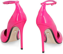 Carica l&#39;immagine nel visualizzatore di Gallery, Camilla patent leather pointy-toe pumps
