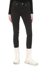 Load image into Gallery viewer, Selma skinny jeans
