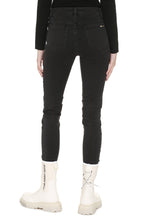 Load image into Gallery viewer, Selma skinny jeans
