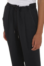 Carica l&#39;immagine nel visualizzatore di Gallery, Crêpe trousers
