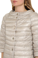 Carica l&#39;immagine nel visualizzatore di Gallery, Snap button fastening down jacket
