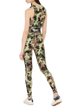 Carica l&#39;immagine nel visualizzatore di Gallery, Missy printed crop-top
