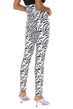 Carica l&#39;immagine nel visualizzatore di Gallery, Elodie printed leggings
