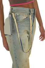 Load image into Gallery viewer, Straight leg jeans
