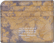 Carica l&#39;immagine nel visualizzatore di Gallery, Printed leather card holder
