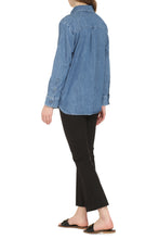 Carica l&#39;immagine nel visualizzatore di Gallery, Denim shirt
